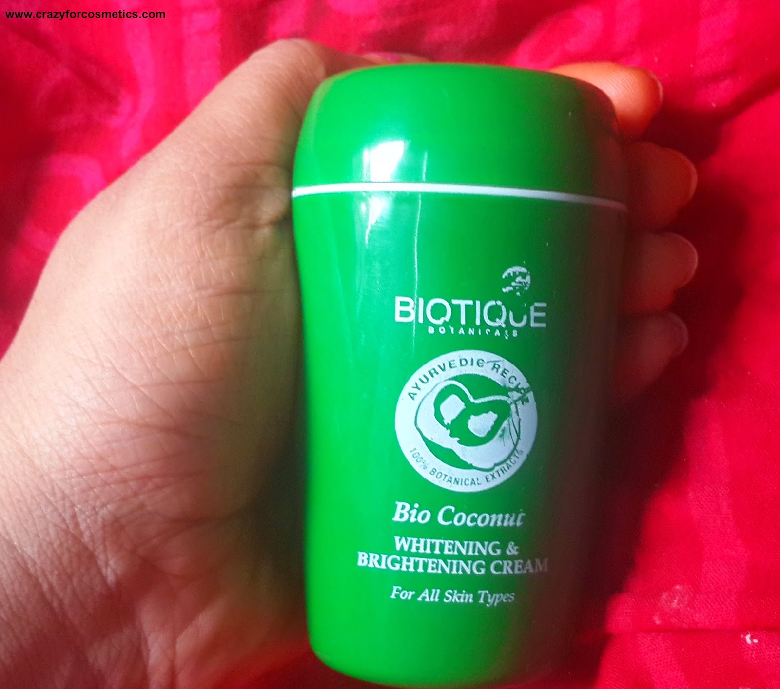 Biotique Bio Coconut Whitening & Brightening cream-Biotique Bio Coconut Whitening & Brightening cream India-Biotique Bio Coconut Whitening & Brightening cream usage-Biotique products-Ayurvedic skincare products India