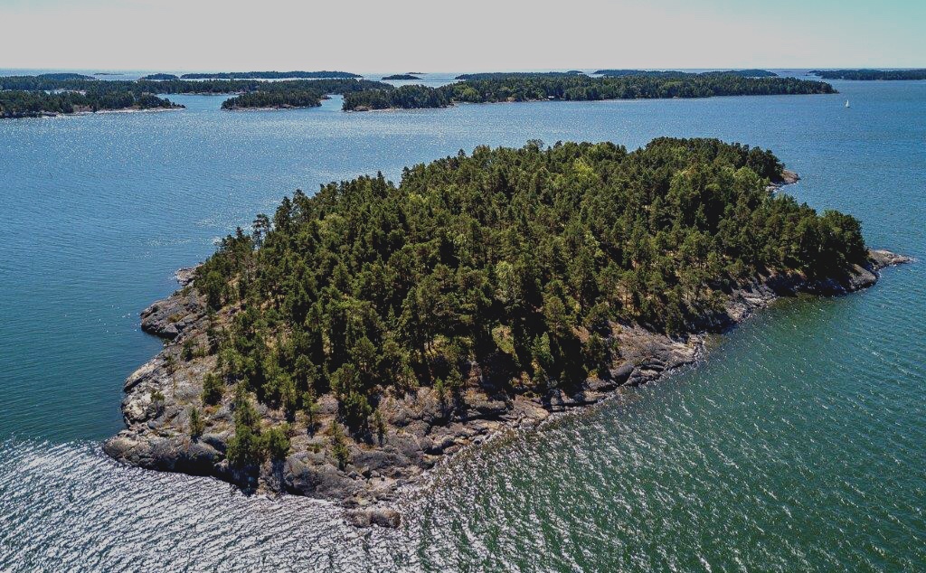 Мужчинам вход воспрещен: вблизи Финляндии откроется женский остров-курорт 