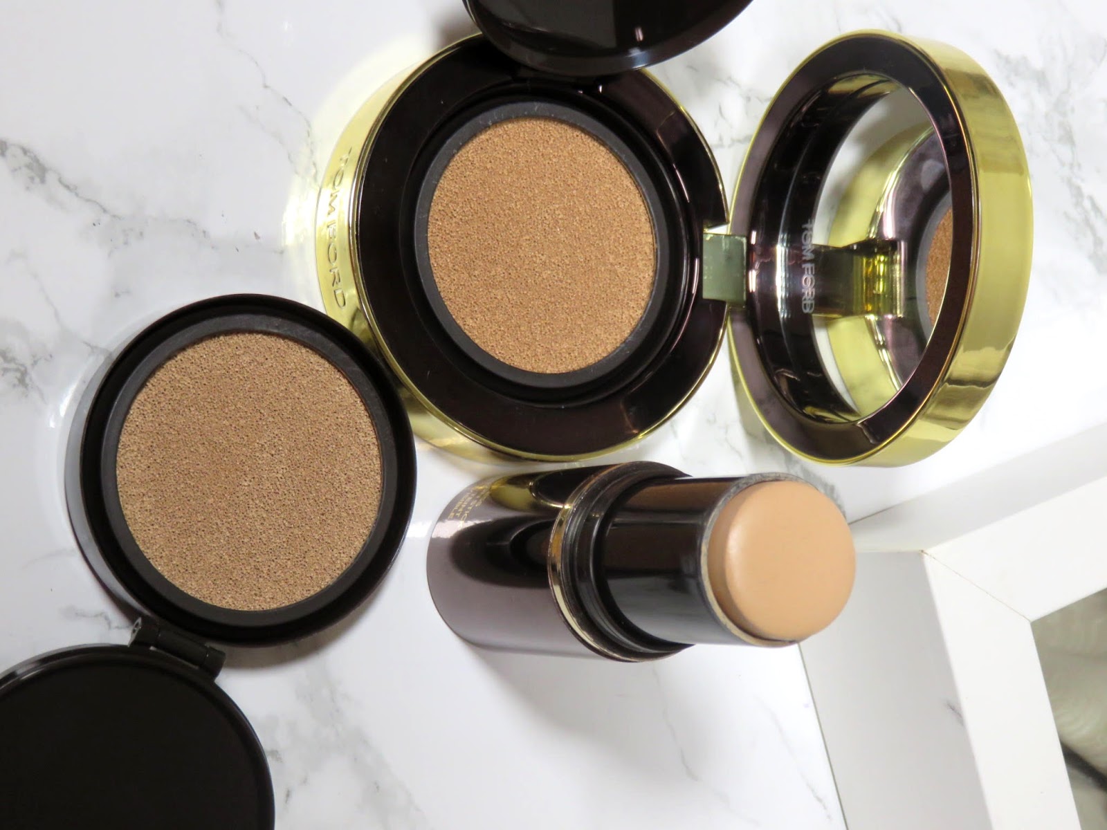| Review | Tom Ford Traceless Touch Cushion Compact Foundation | PRETTY ...
