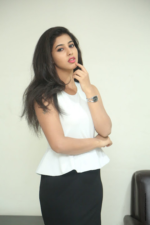 Pavani Reddy stills at Lovers Club Interview