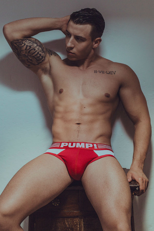 Sergio Jaro Gets Naked