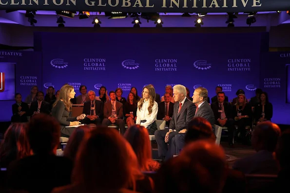  la Reine Rania a participé à un débat dans le cadre des Conférences de la Clinton Global Iniative.