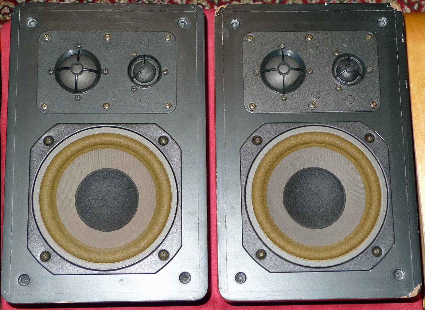 The Robb Collections Some rare vintage speakers....that I never heard of.