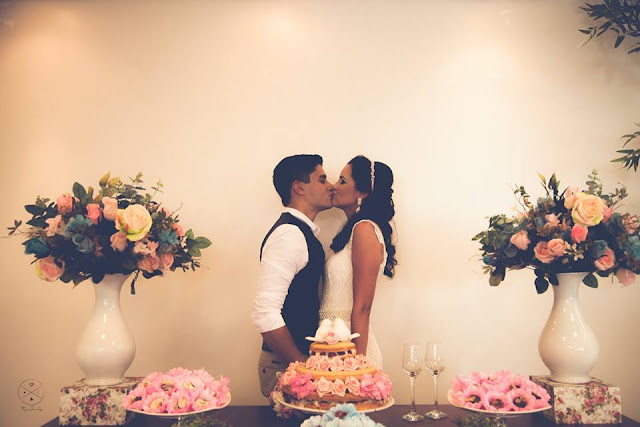 Casamento real - Mariana e Leonardo, casamento econômico, casamento diy, mesa do bolo, casamento, decoração branco azul e rosa 