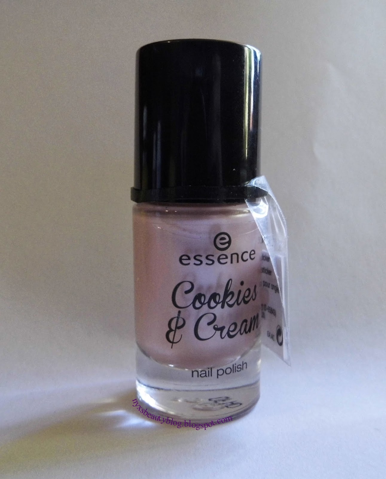 essence-cookies-cream-04-macaron-cest-bon-bottle