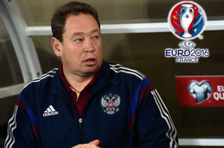 Qua that vong vi bi loai, HLV tuyen Nga nop don tu chuc - Anh 2