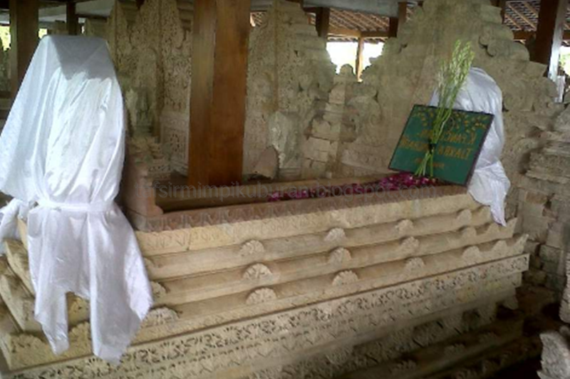Arti Mimpi Ziarah Ke Makam Raja Arti Mimpi Ziarah Ke Makam Raja