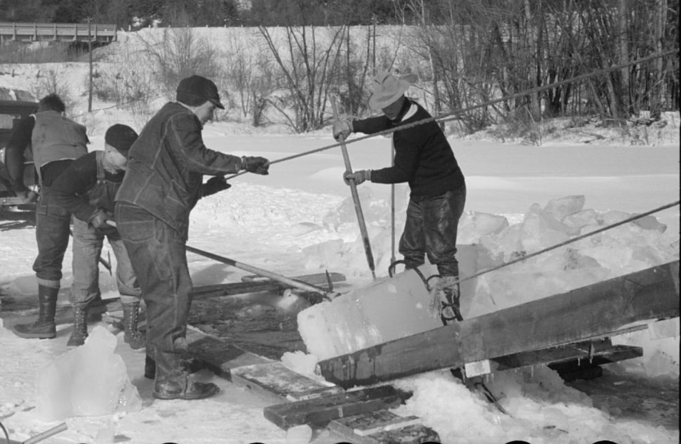 Vintage Photographs Capture the Ice Cutting Process on the Ottauquechee