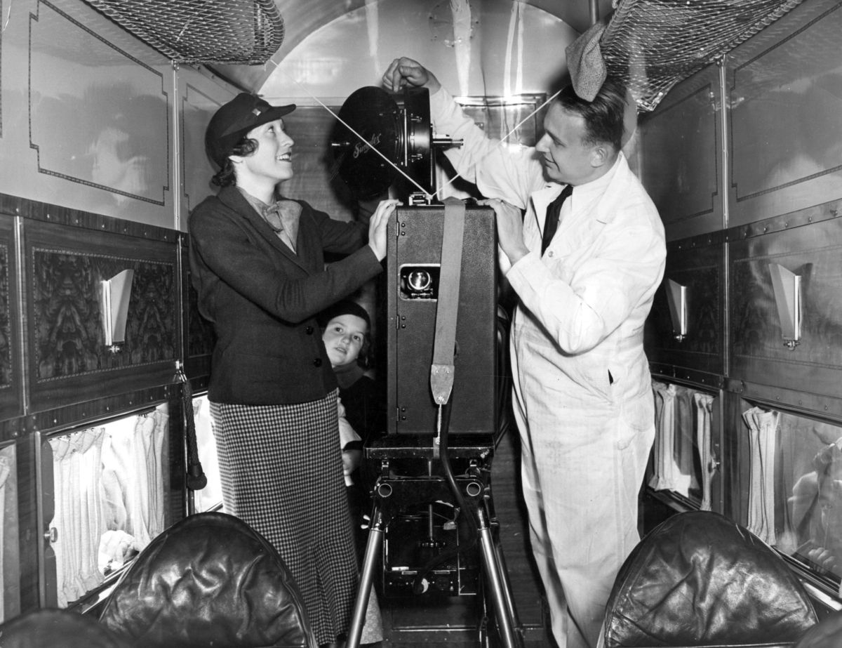 commercial air travel in the 1930s