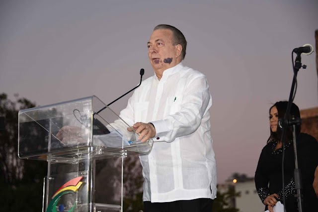 El ministro de Cultura, Eduardo Selman, anuncia que la Feria Internacional del Libro 2019 será celebrada en la Ciudad Colonial