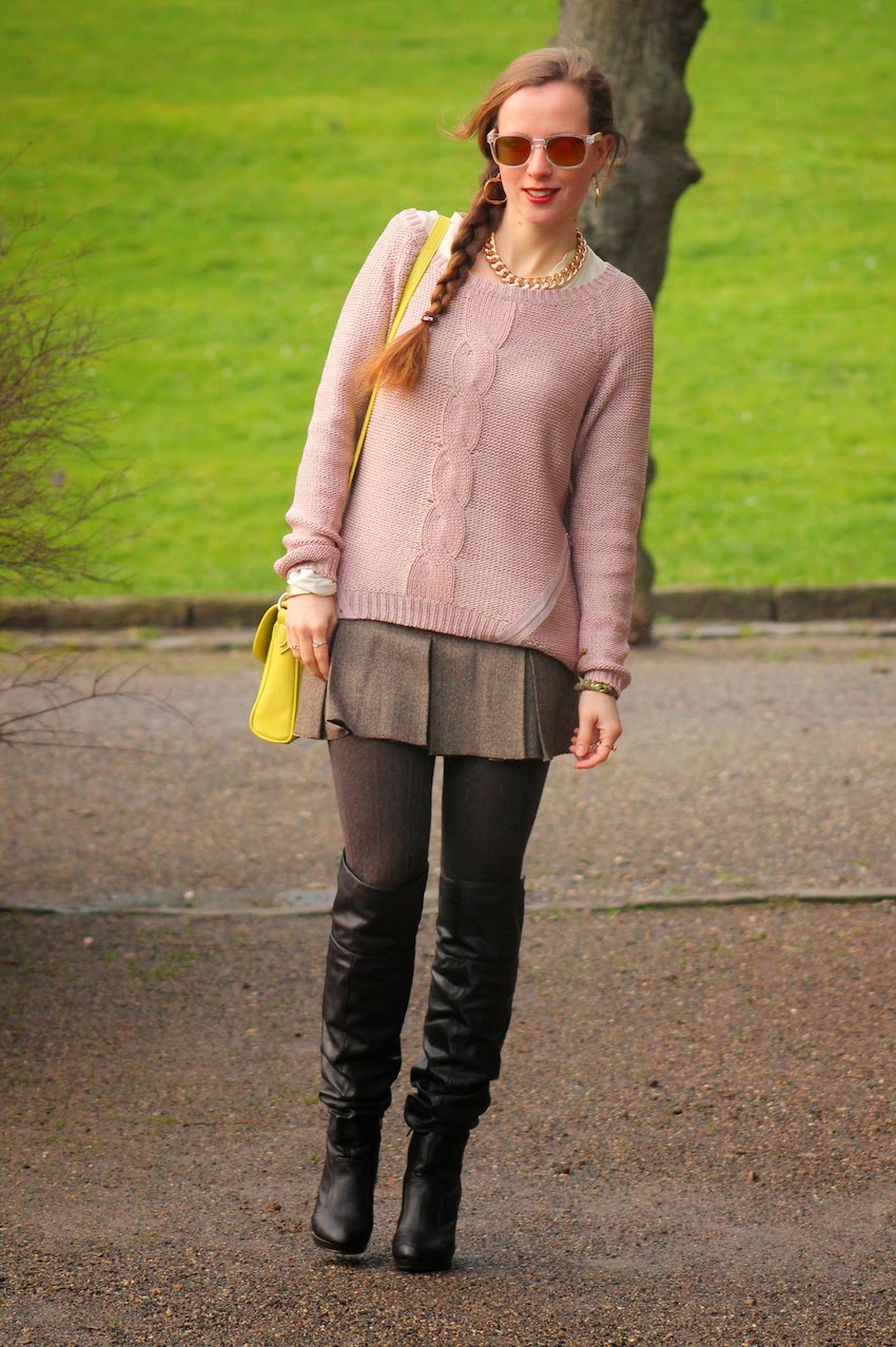 Fruhlings Outfit Mit Oversize Pullover Overknee Stiefeln Rimanere Nella Memoria