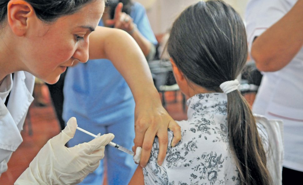 La vacunas contra VPH se aplica a niñas entre 10 a 12 años