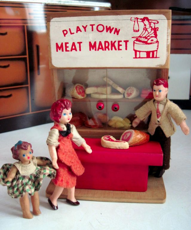 bizarre-vintage-toys-8.jpg