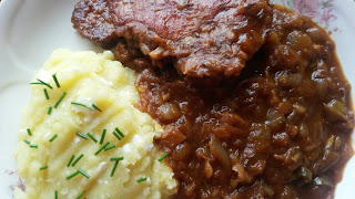 Friptura cu sos de ceapa