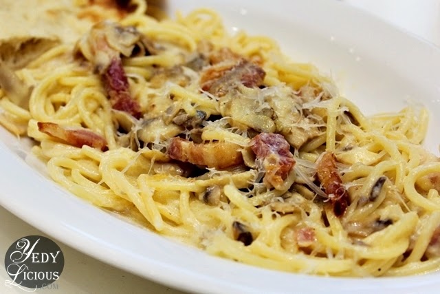 Truffled Mushroom Cream and Bacon Spaghetti / Chelsea Kitchen