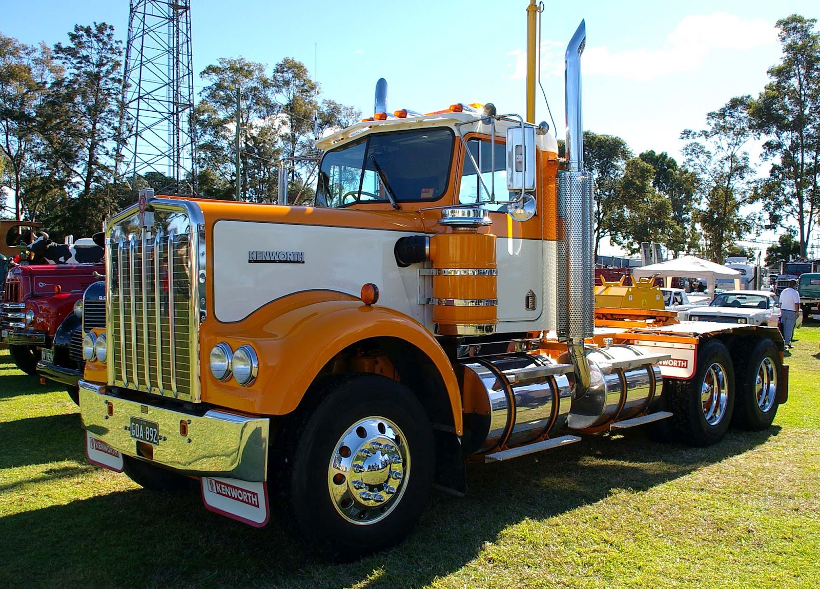 Historic Trucks: Sydney Classic and Antique Truck Show 2012 - 2
