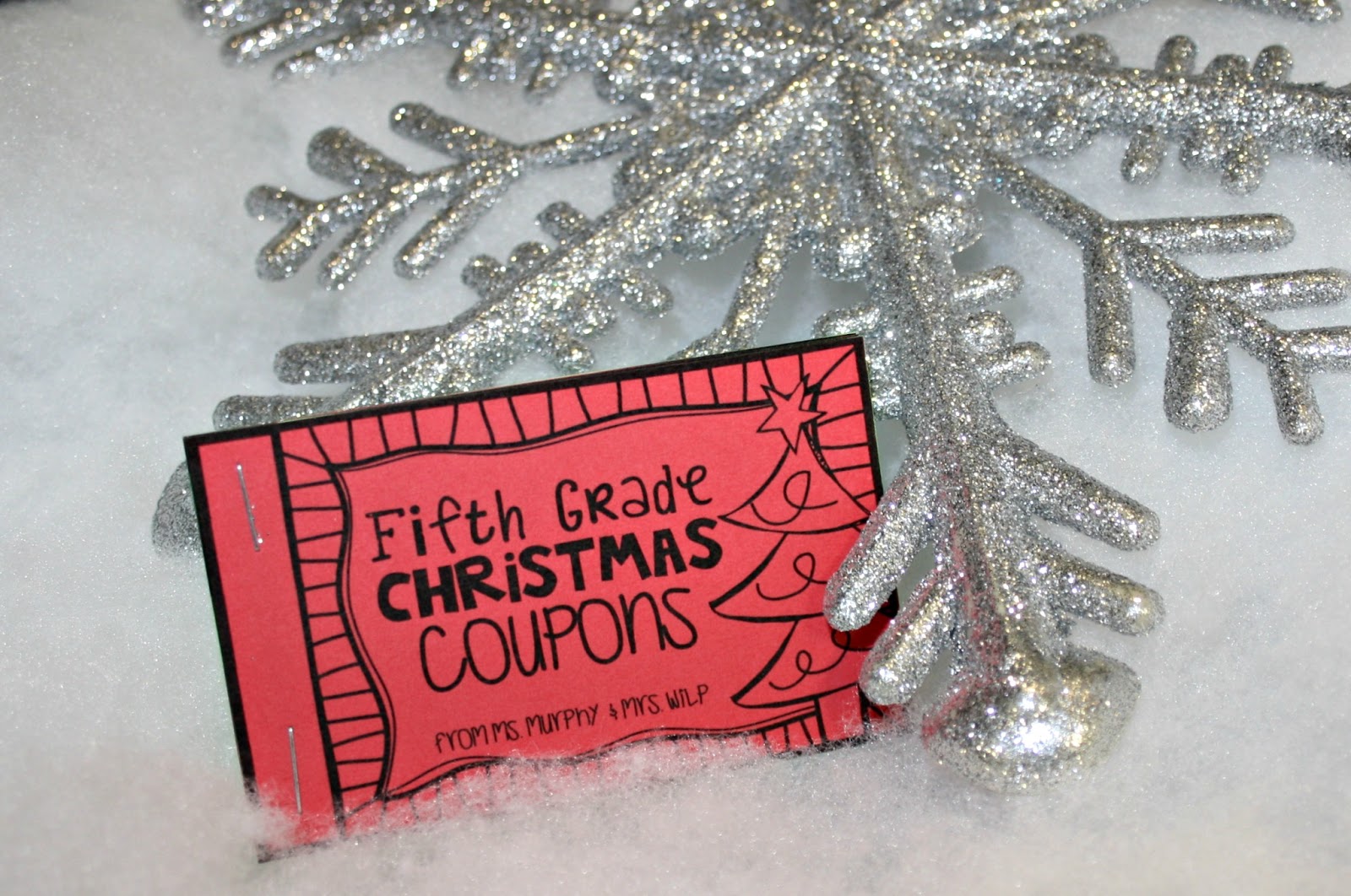 Budgets around the holidays can be tight. I came up with an inexpensive way to spread cheer in my classroom, while allowing me to spend money on our party! These simple coupon books are comprised of the students favorite things to earn throughout the year. Its almost as if you handed them an envelope of cash! These customize-able booklets allow for you to use the blank templates to align with your classroom rewards, or use the coupons I have already! {holiday, party, elementary, ideas}