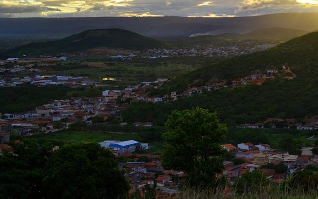 Jacobina: Acusado de roubar celular é preso em flagrante próximo à Praça do CEU