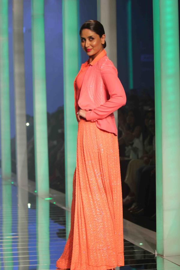 Kareena At Lakme Fashion Week Summer Resort Grand Finale Photos