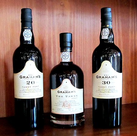 White and red sweet wines: Port wine