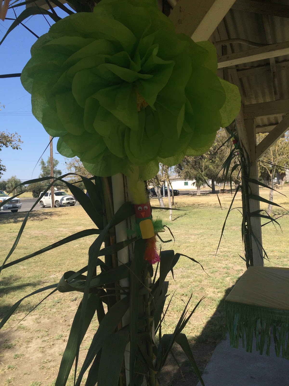 Mom Taxi Julie Giant Hibiscus Tissue Paper Flowers