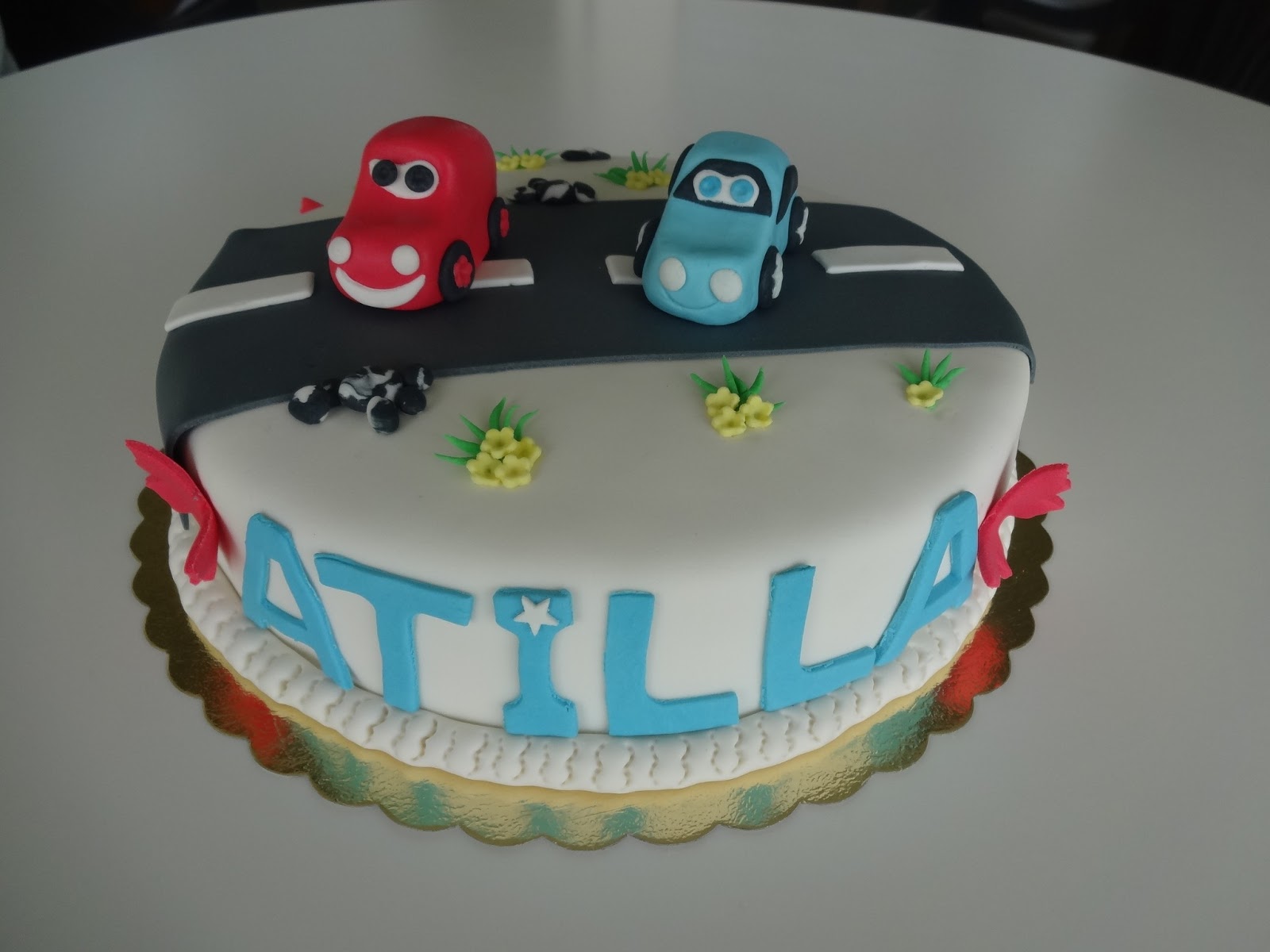 HAYALLERİNİZDEKİ PASTALAR VE KURABİYELER&hellip; Arabalı Pasta