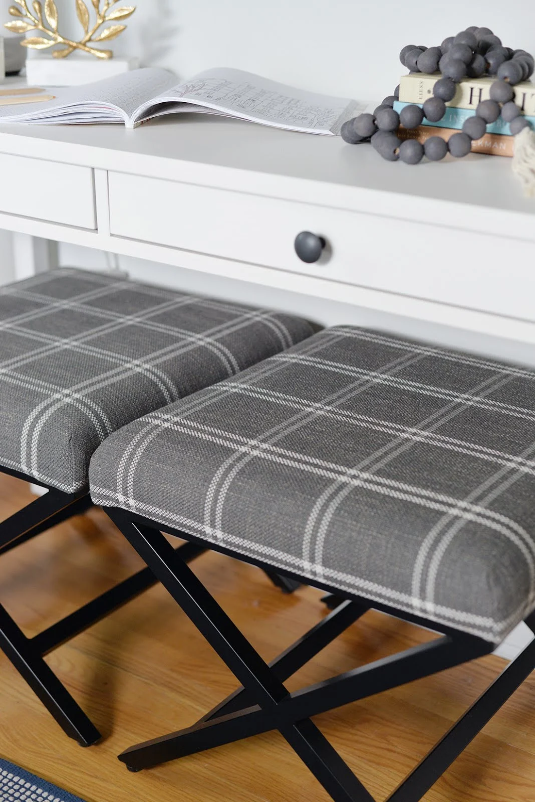 small guest bedroom ideas, cozy guest bedroom, farmhouse guest bedroom, guest bedroom decor, bedroom renovation, homepop plaid ottoman