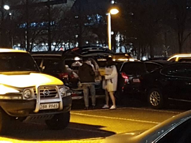 핫팩 나눠주는 소혜