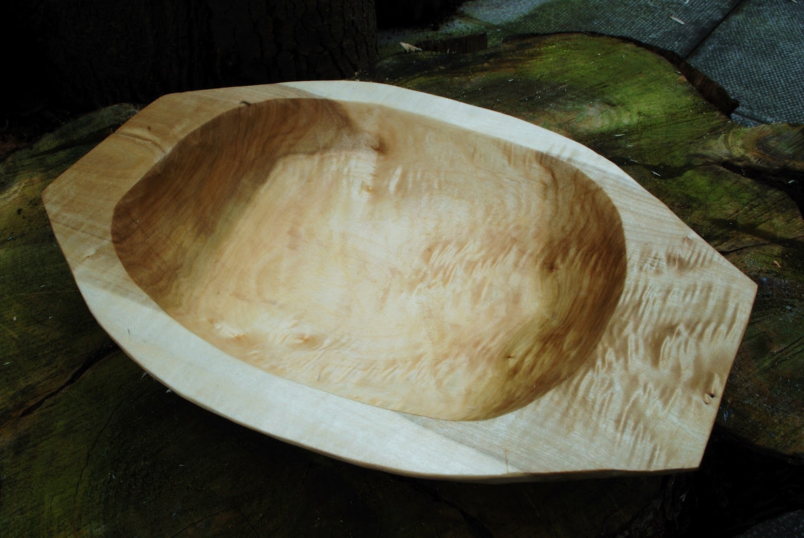 Simon Hill Green Wood Carving Large Lombardy Poplar bowl.