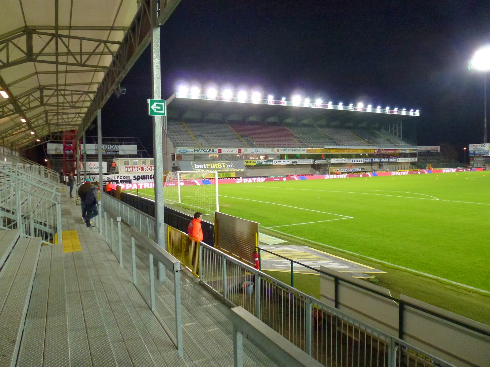 Extreme Football Tourism: BELGIUM: KSV Waregem (-2001) / SV Zulte Waregem (2001-)