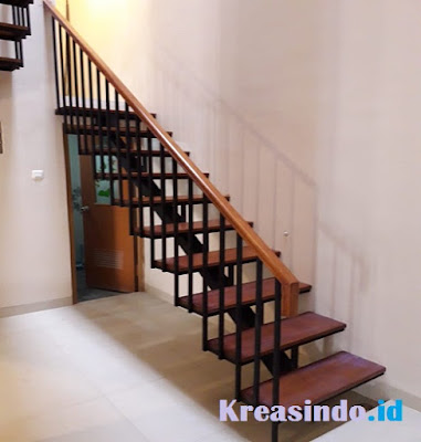 10 Model Tangga Trap Besi Kombinasi Kayu Kamper