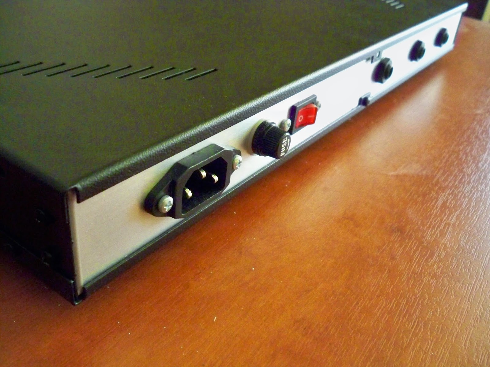 Lilium JSN: DIY Electric Bass Tube Preamp (F-2B Clone, 1 x 12AX7)