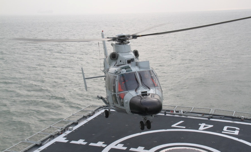 Harbin+helicopter.+Z-9EC+ASW+Naval+Air+Arm+pulse-compression+radar,+low+frequency+dipping+sonar,+radar+warning+receiver+and+doppler+navigation+system,+torpedoes+frigates+(7).jpg
