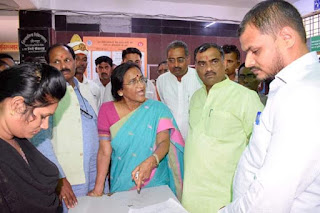 Jaunpur Live : प्रभारी मंत्री ने किया जिला अस्पताल का औचक निरीक्षण