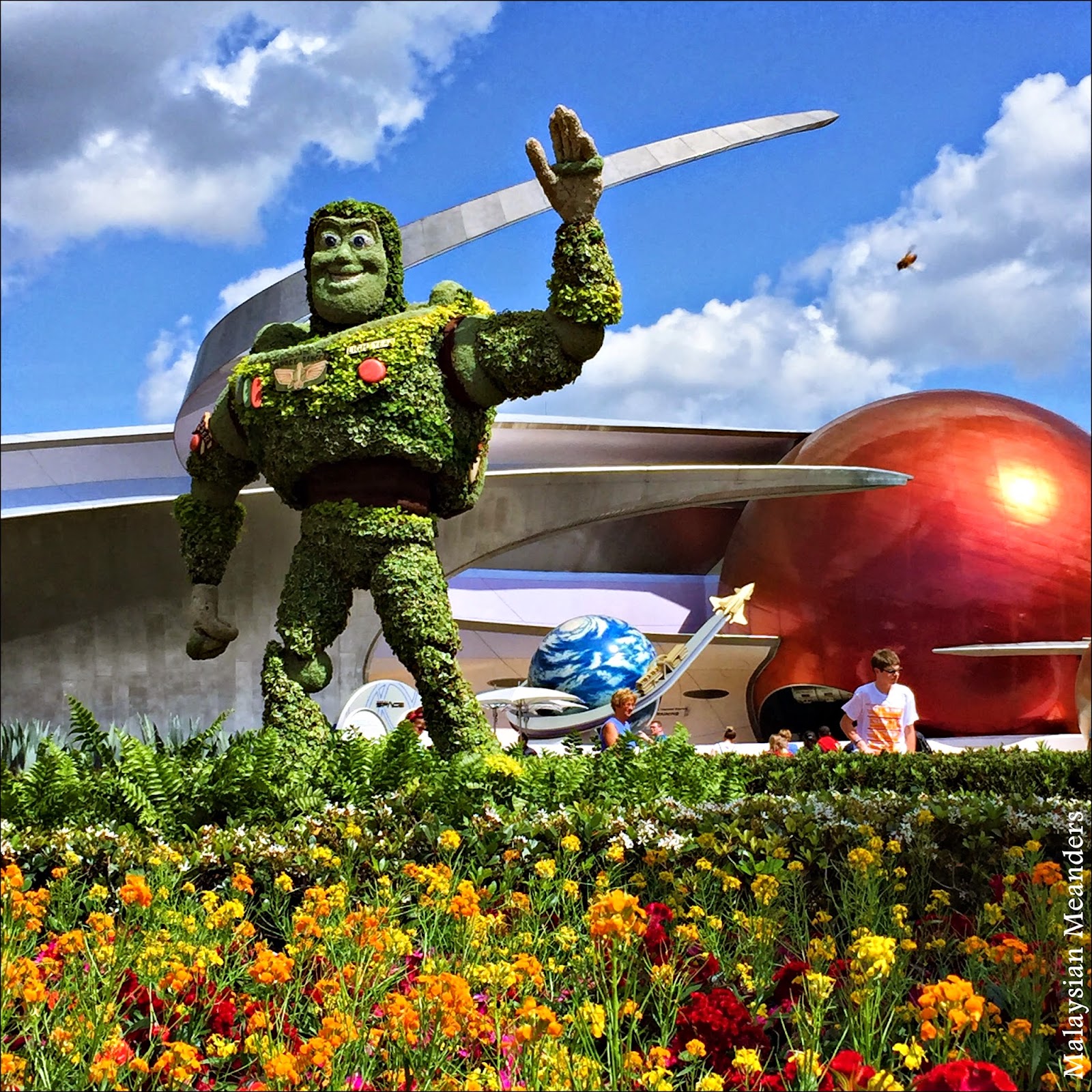 Buzz Lightyear, topiary, DisneyWorld