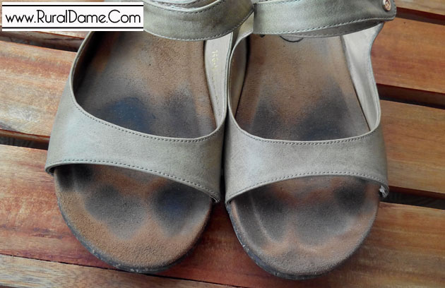 how to clean suede footbed