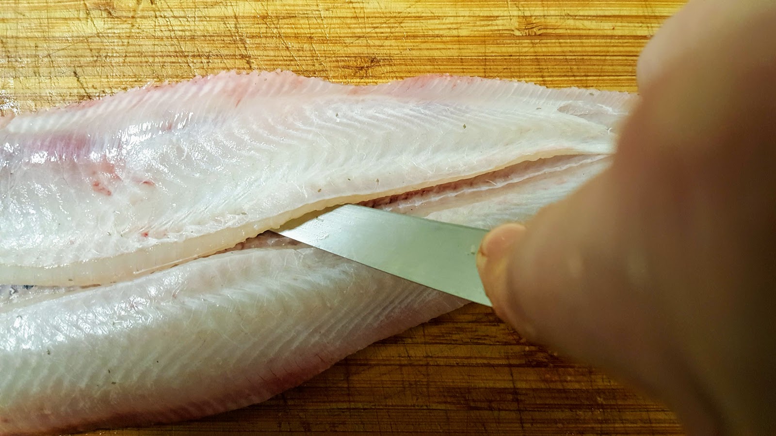 Lever des filets de sole à cru
