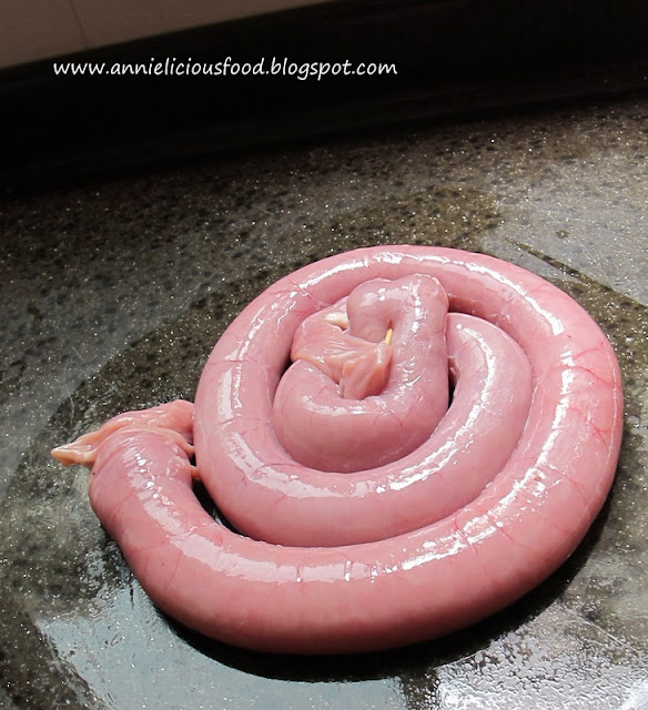 Did You Know? How to prepare Small Pork Intestines (如何处理猪小肠) 8 Layers!!!!