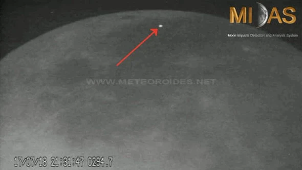 The flashing lights were not UFOs but small meteor hitting the Moon.
