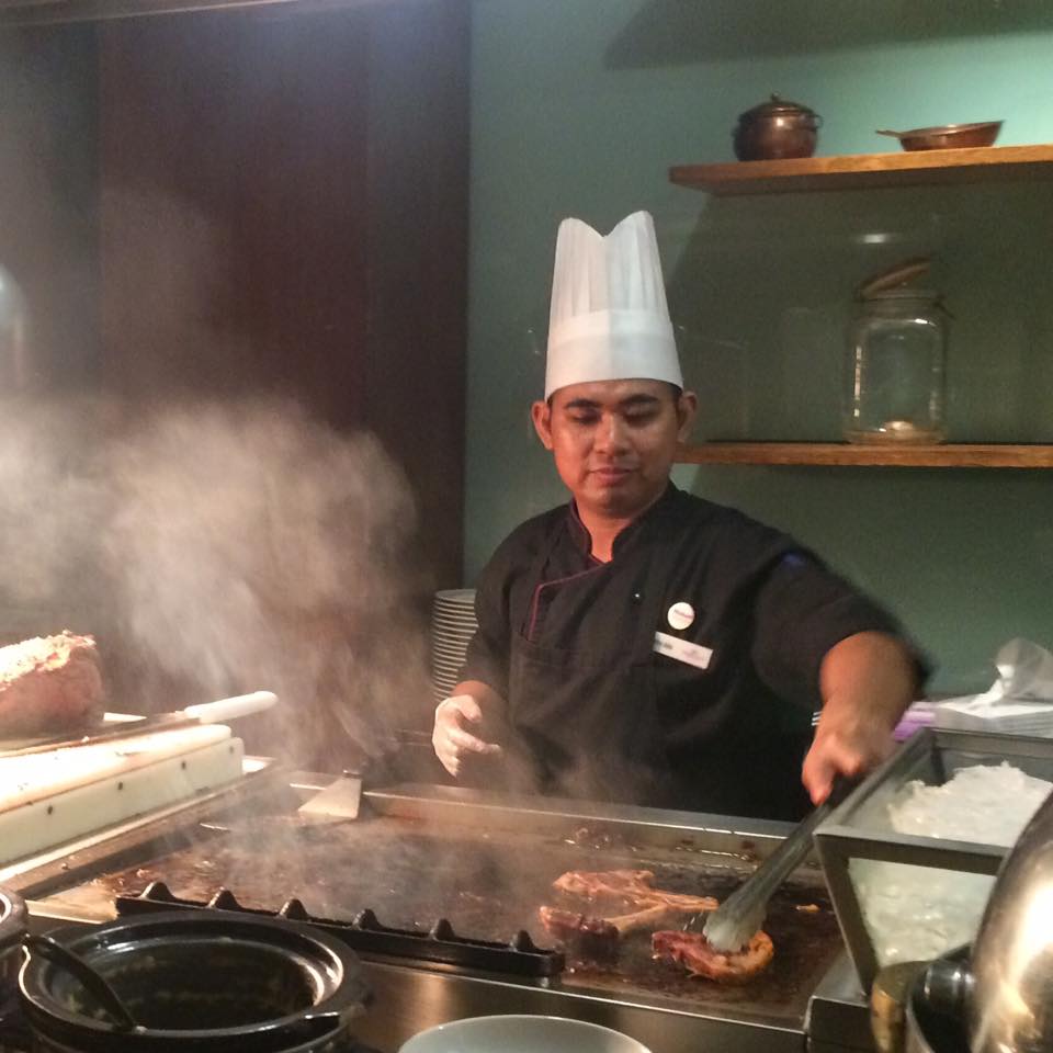 Seven Corners Buffet Restaurant Crowne Plaza Manila It's Me, Gracee