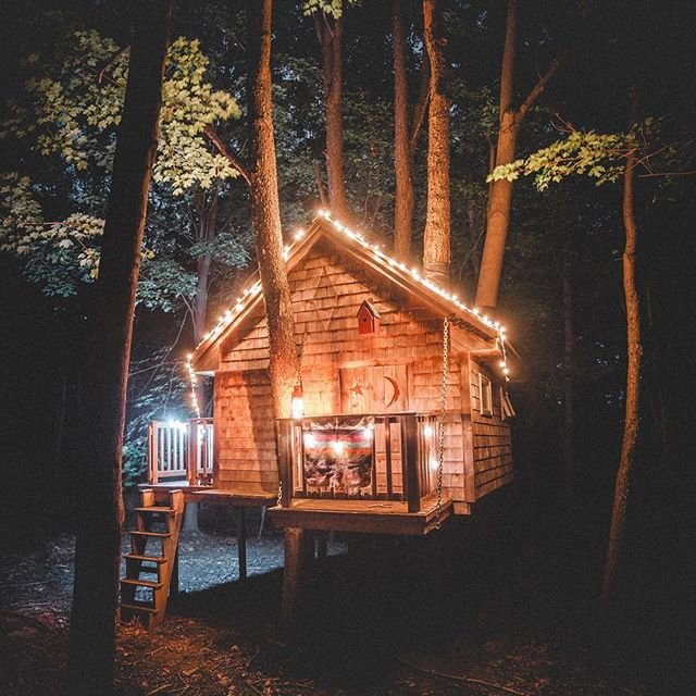 Праздничный маленький домик