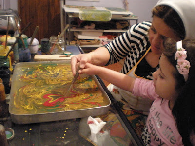 La Magia de Pintar sobre el Agua…. ¡¡¡Ebru para niños!!!