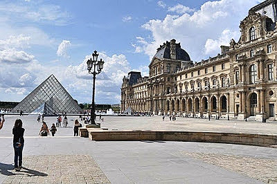 Louvre Museum in Paris 5 Parisian Things #3