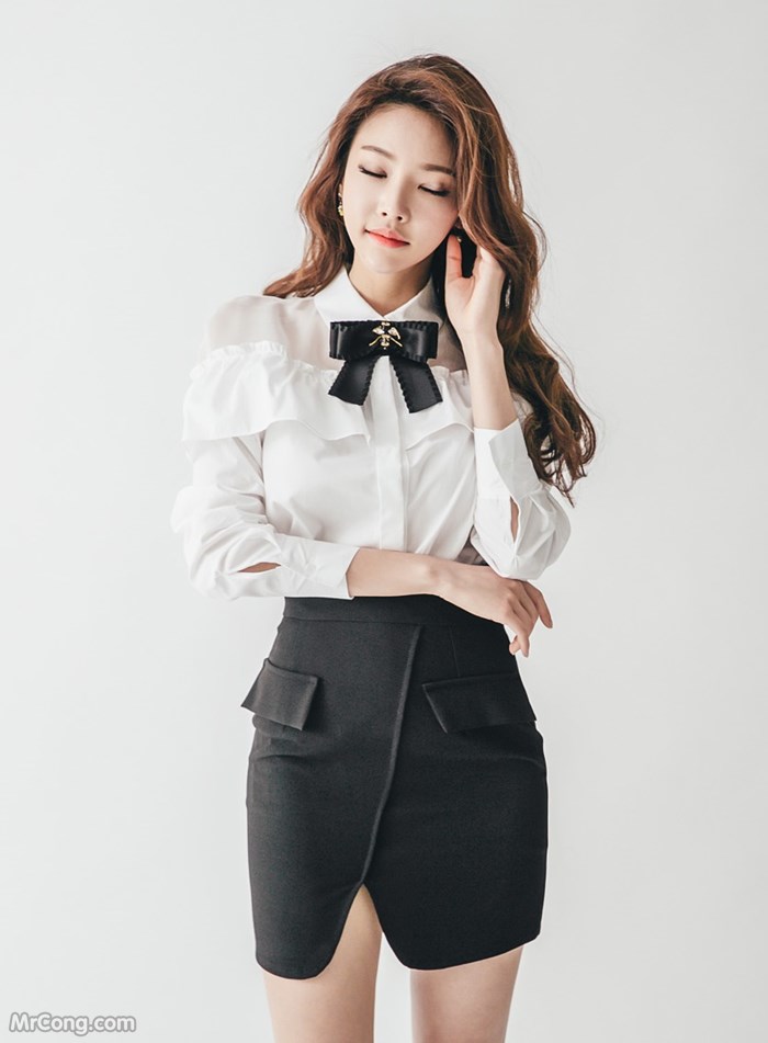 Beautiful Park Jung Yoon in the April 2017 fashion photo album (629 photos) photo 4-19