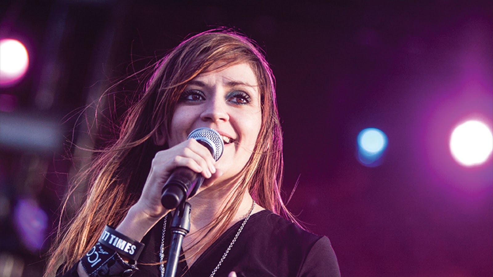 Metal Hall eZine: Lacey Sturm - Life Screams : Review