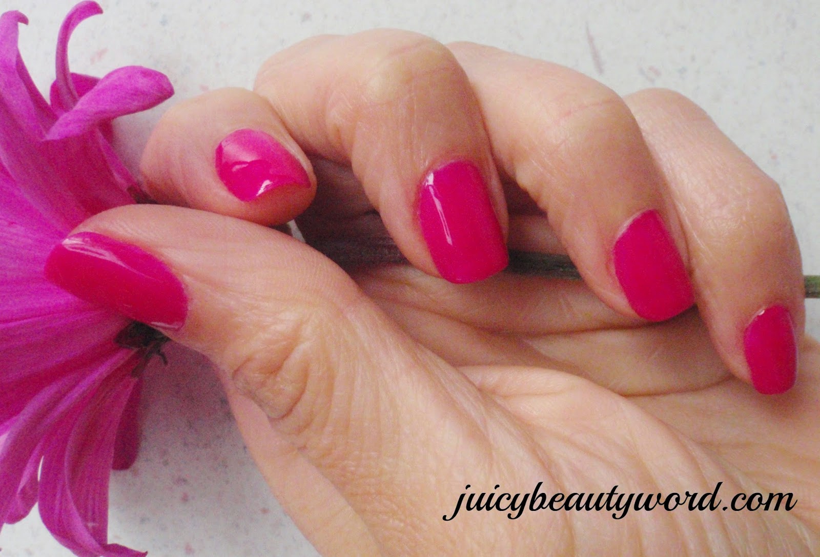pink nails with flower
