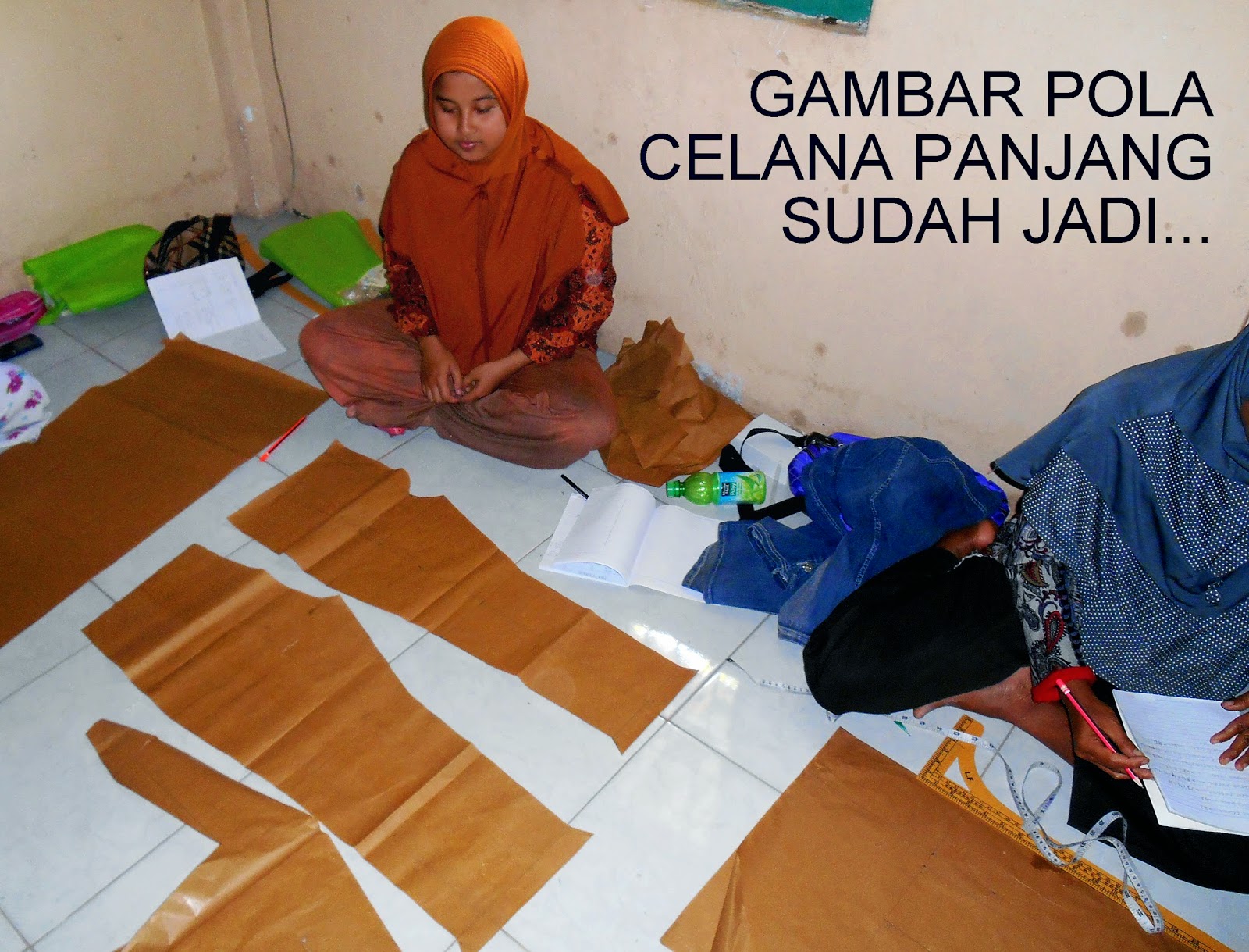 Pelatihan Masyarakat MEMBUAT CELANA PANJANG WANITA