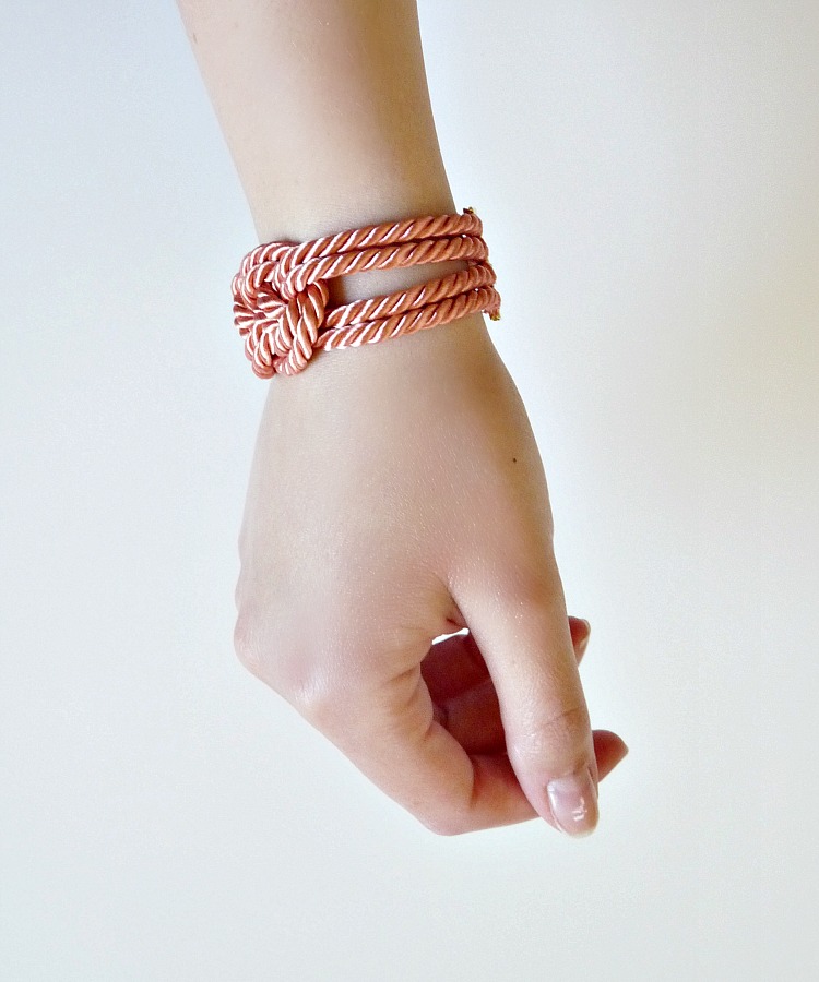 Knotted Bracelets made from Recycled Clothing - Morena's Corner