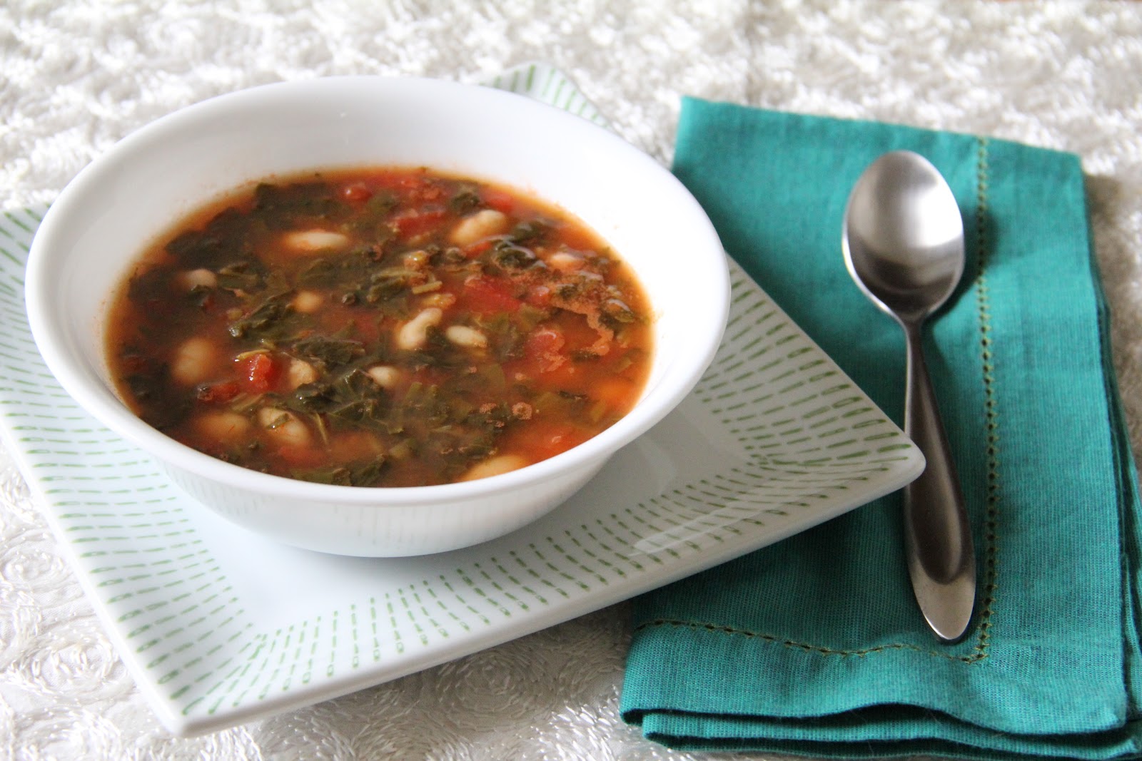 Dalia's Delights: Spinach,Tomato, and White Bean Soup