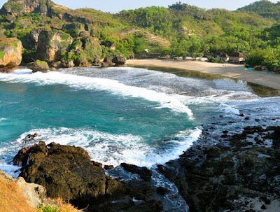 pesona pantai siung di jogja pesona pantai siung di jogja